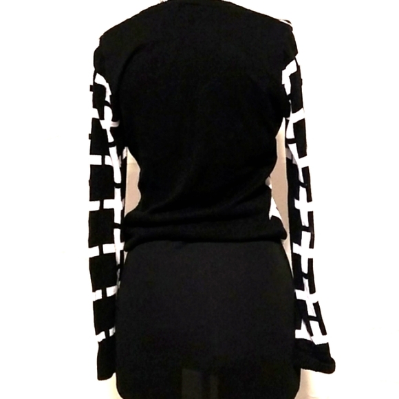 NWOT Merona SuPer Soft B/W Knit Cross Print Crewneck Sweater - Picture 5 of 13